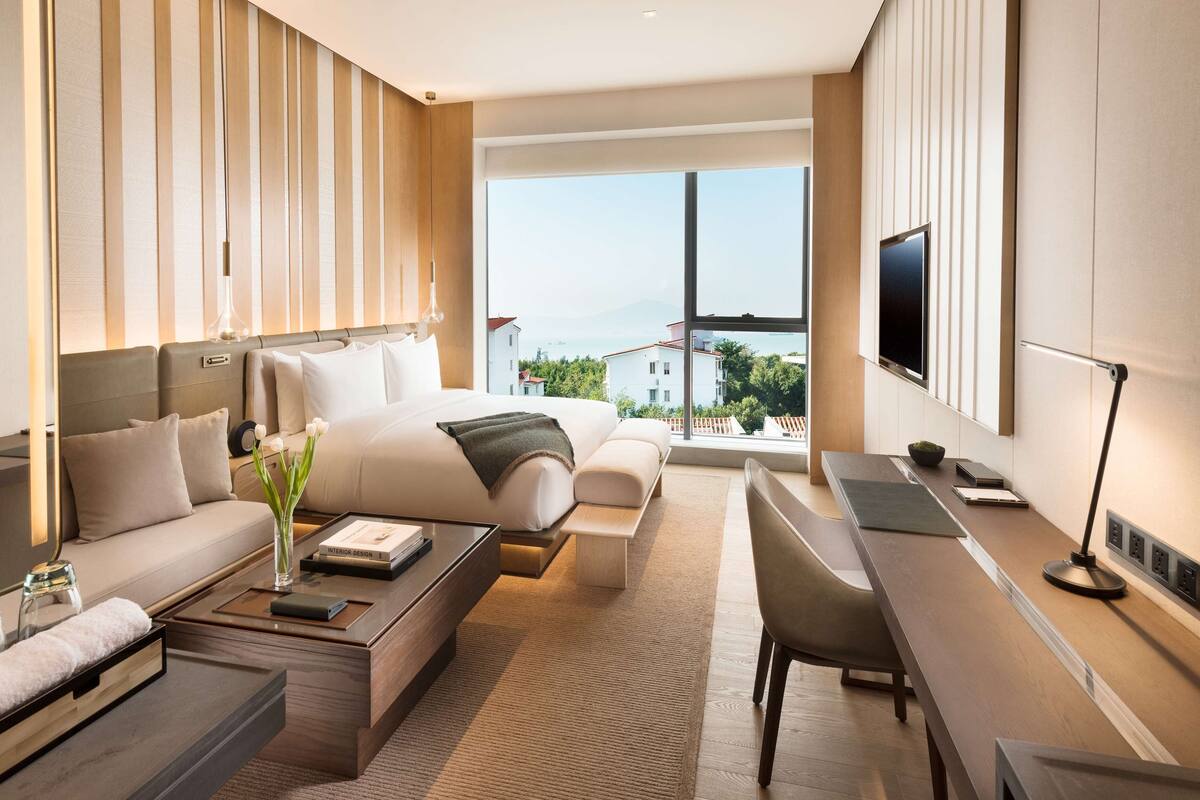 Literie de qualité supérieure, surmatelas, minibar