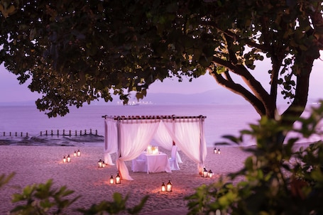 Exterior. Joyze Hotel Xiamen, Curio Collection by Hilton