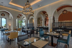 3 restaurants, international cuisine - Hilton Tangier Al Houara Resort & Spa (Hjar Ennhal)