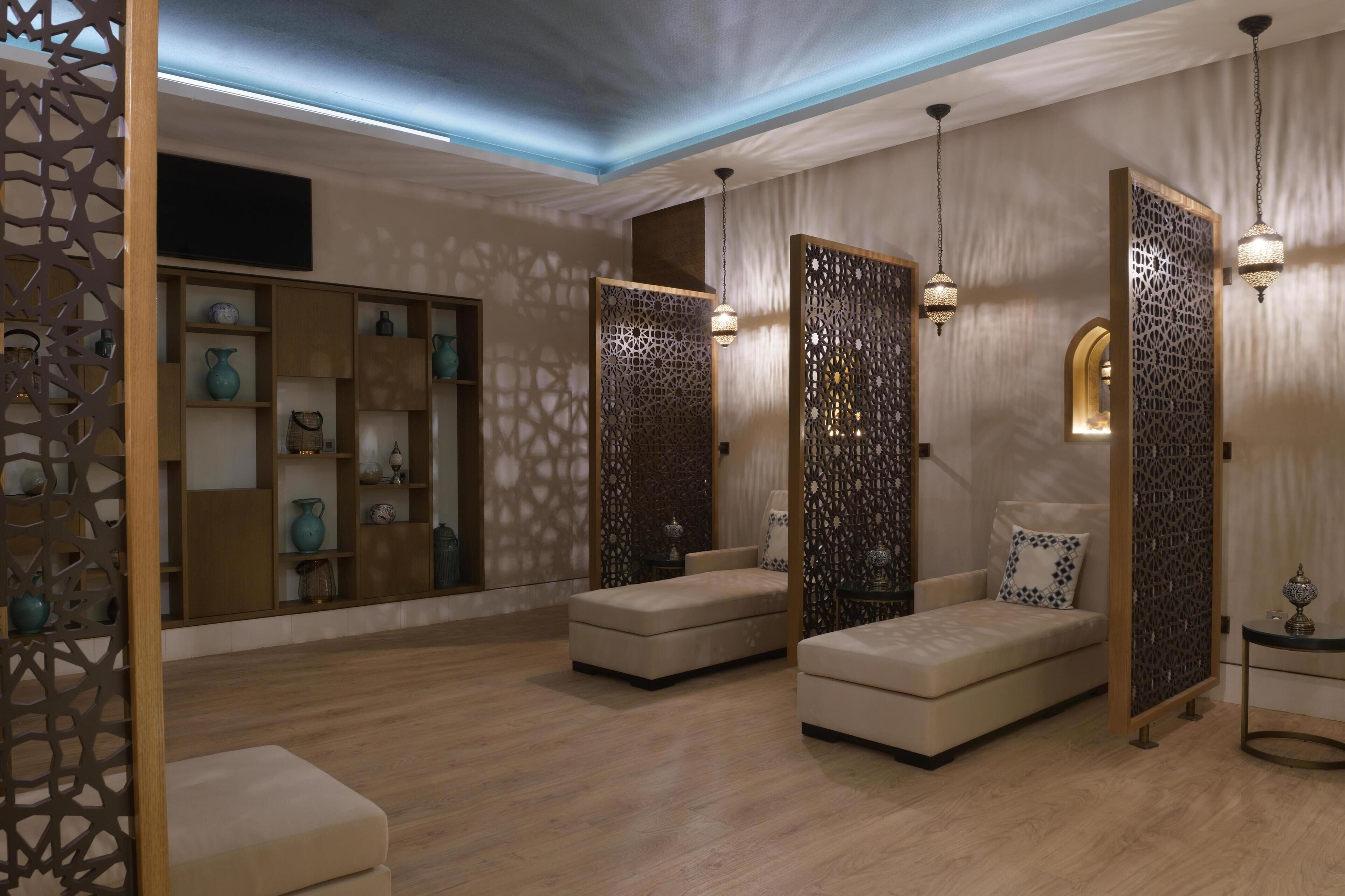 Espace de soins pour les couples, sauna, bain à remous, hammam, massages