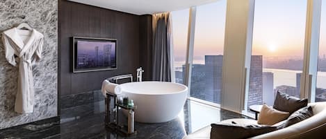 King Presidential Suite | Bathroom | Separate tub and shower, jetted tub, rainfall showerhead