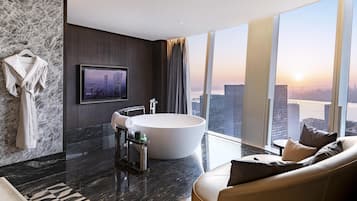 King Presidential Suite | Bathroom