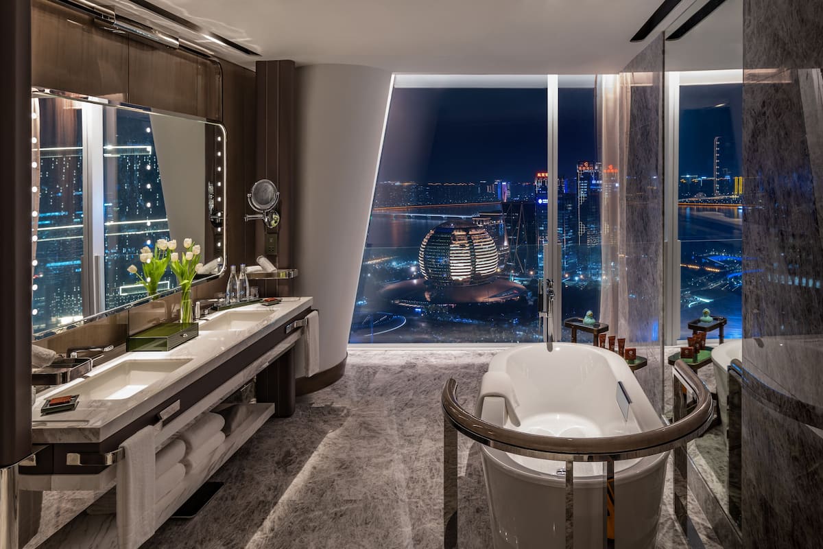 king accessible room | view from room