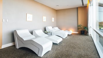 Espace de soins pour les couples, sauna, bain Ă remous, hammam