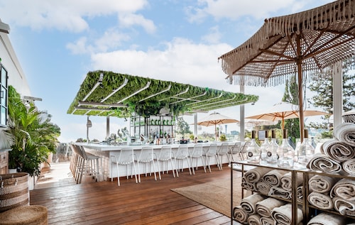 Lear Sense - Experience Luxury Hotel