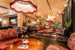 Lobby-Lounge