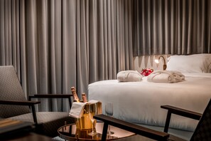 Deluxe Suite | Minibar, in-room safe, desk, blackout drapes - Lear Sense - Experience Luxury Hotel (Gedera)