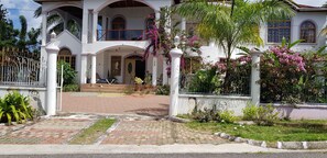 Front of property - Jamaica Villa Sweetsap (Montego Bay)