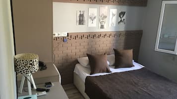Minibar, Verdunkelungsvorhänge, schallisolierte Zimmer, kostenloses WLAN