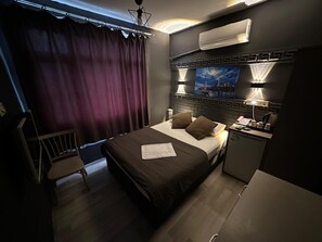 Minibar, blackout drapes, soundproofing, free WiFi - Asus Palmiye Otel (Adana)