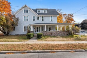 Exterior - Charlevoix House (Charlevoix)