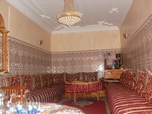 Apartment, 2 Bedrooms, Non Smoking | Living area | 32-inch flat-screen TV with satellite channels, TV - Dar aicha (Aghouatim)