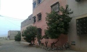 Front of property - evening/night - Dar aicha (Aghouatim)