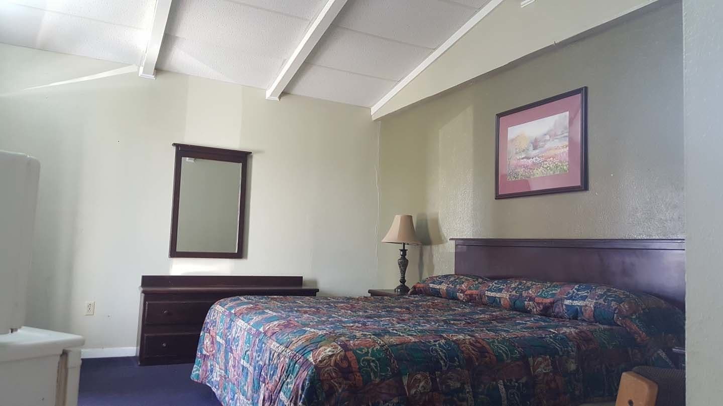 Cactus Inn & Suites — photo 10