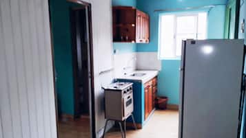 Standard Apartment, 1 Double Bed | Private kitchenette | Full-size fridge, stovetop, cookware/dishes/utensils