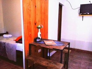 1 quarto, Wi-Fi de cortesia, roupa de cama