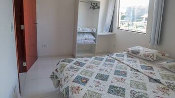 Apartamento, 2 quartos | 2 quartos, ferros/tábuas de passar roupa, Wi-Fi de cortesia