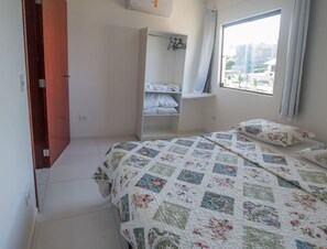 2 habitaciones, tabla de planchar con plancha y wifi gratis 