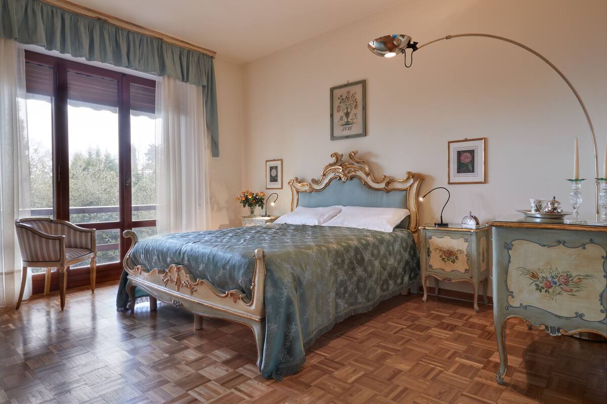 Luxury Room | 2 bedrooms, premium bedding, memory foam beds, blackout drapes