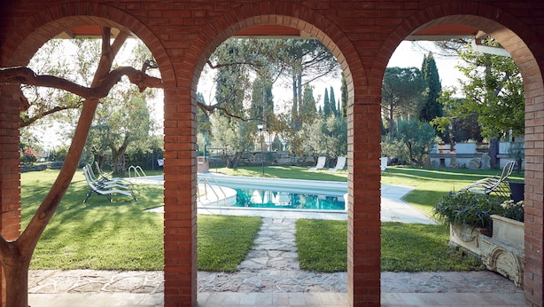 Porch - Le Balze, Appartamenti e Camere in Villa, con Parco e Piscina, alle porte di Perugia (Perugia)