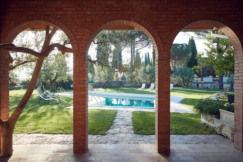 Le Balze, Appartamenti e Camere in Villa, con Parco e Piscina, alle porte di Perugia