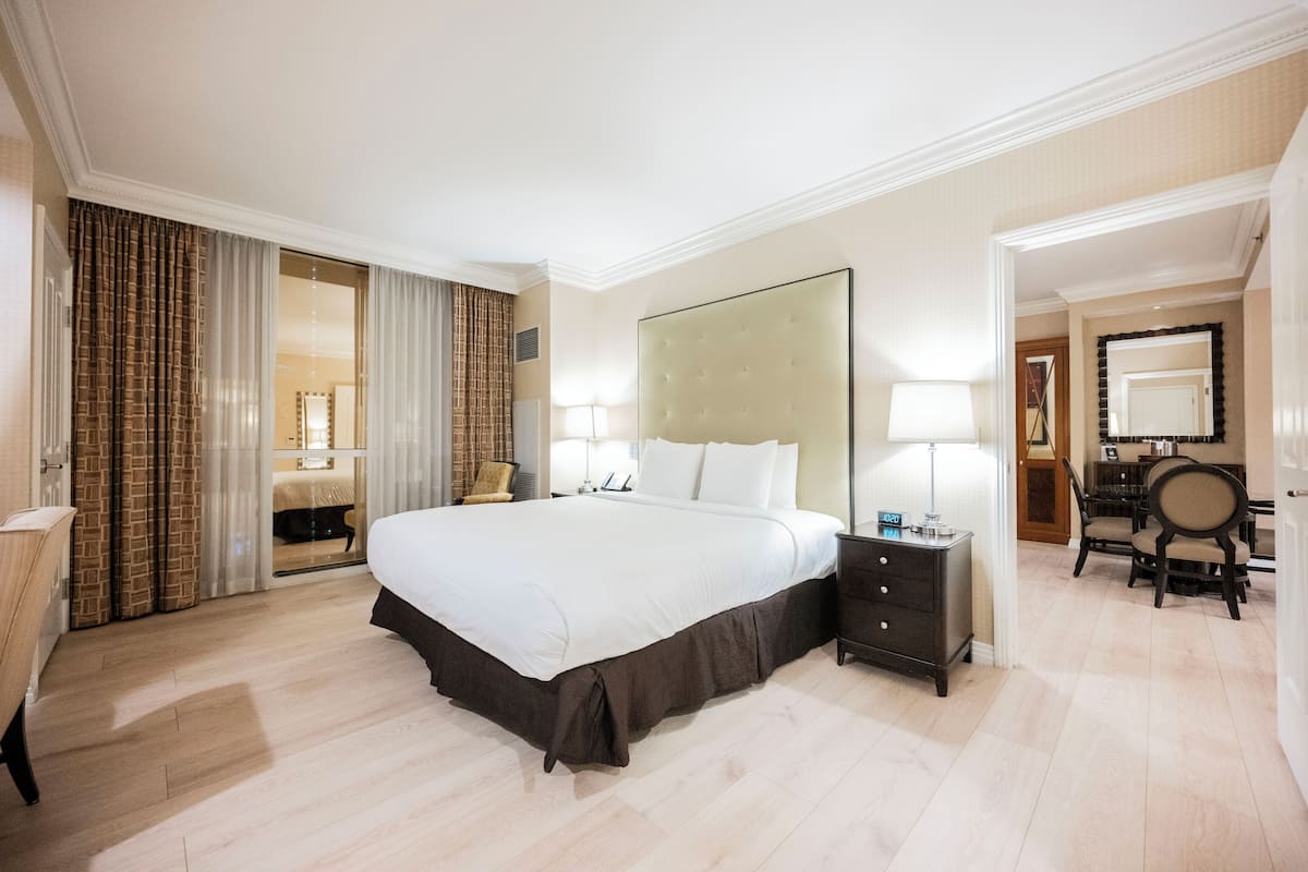 Two-Bedroom Studios - Strip View & Balcony | 1 bedroom, premium bedding, down duvets, pillow-top beds