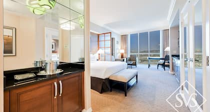 StripViewSuites at Signature