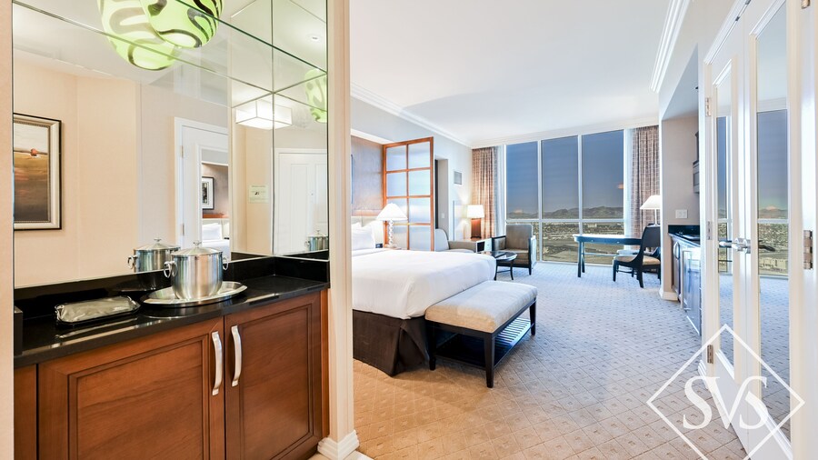 StripViewSuites at Signature