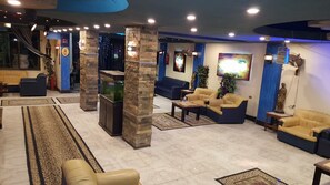 Coin salon dans le hall