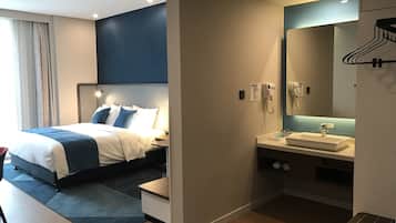 Skrivebord, wi-fi (inkludert) og sengetøy