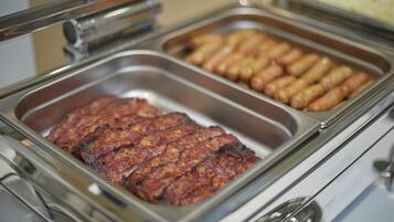 Free daily buffet breakfast