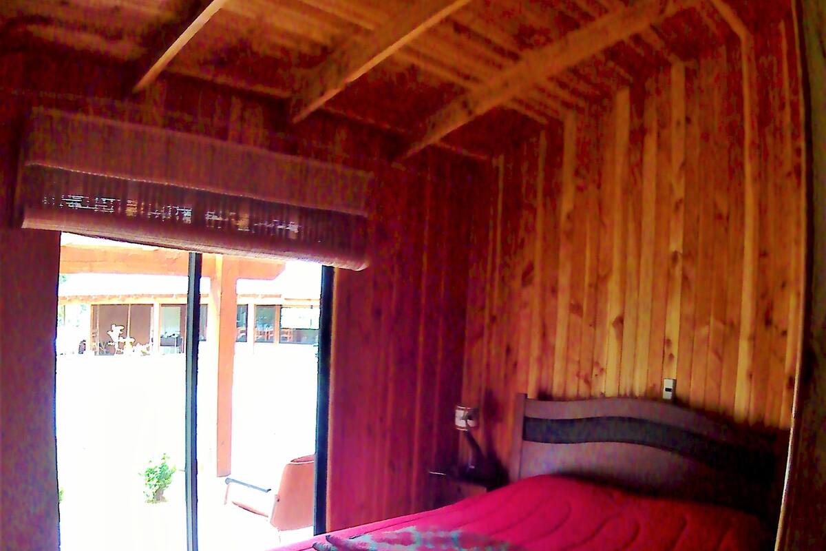 3 Schlafzimmer, individuell eingerichtet, Bettwäsche