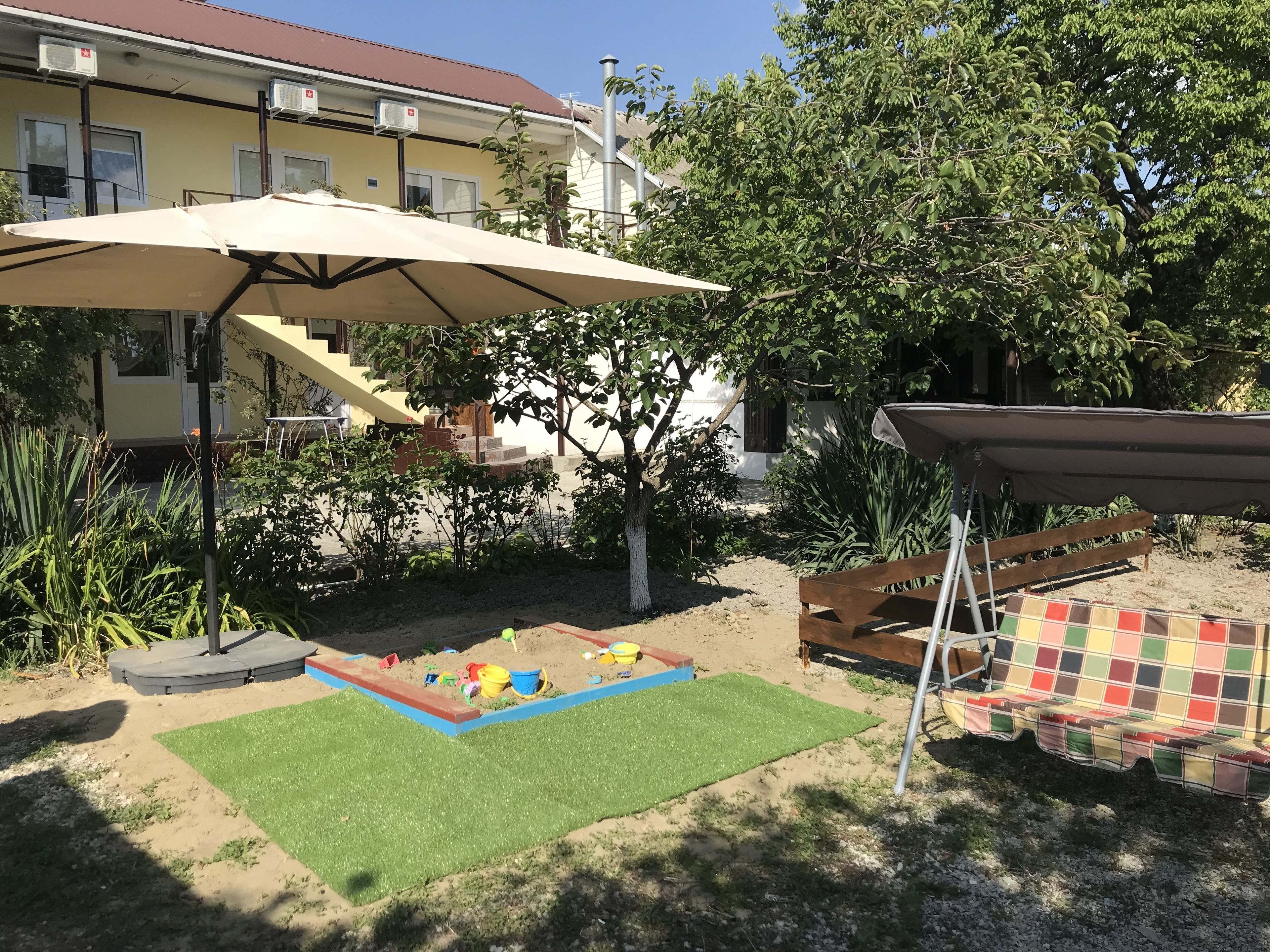 Kawasan main kanak-kanak – terbuka