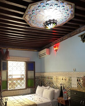 Quarto triplo família | Individualmente decorados, individualmente mobiliados, cortinas blackout