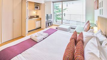 Yama Shizen Condo 3 Bedrooms | In-room safe, soundproofing, iron/ironing board, free cribs/infant beds