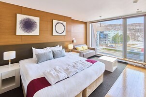 Yama Shizen Condo 3 Bedrooms Penthouse | Caja fuerte, sistema de insonorización, tabla de planchar con plancha