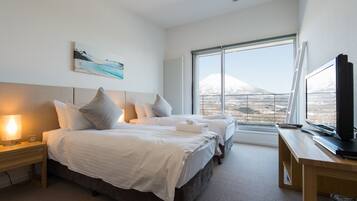 Youtei Tracks Condo 3 Bedrooms Penthouse | Tallelokero huoneessa, äänieristys, silitysrauta/-lauta