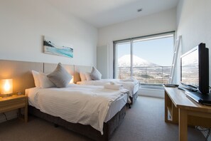 Youtei Tracks Condo 3 Bedrooms Penthouse | In-room safe, soundproofing, iron/ironing board, free cribs/infant beds - Niseko Central Condominiums (Kutchan)