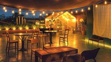 ๋ฃจํํ ํ
๋ผ์ค