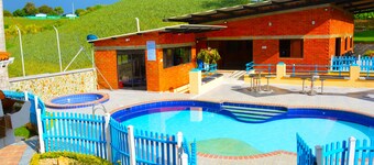 卡梅利亚山谷旅馆