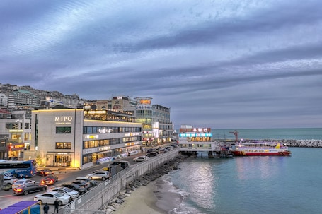 Beach nearby. Mipo Oceanside Hotel