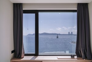 Ocean Double Room | Beach/ocean view