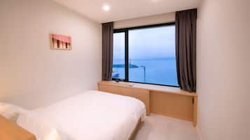 Ocean Double Room | Desk, blackout drapes, soundproofing, free WiFi