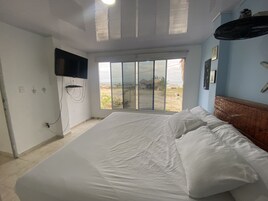 Luna Roja 14 Personas | Cortinas opacas y ropa de cama