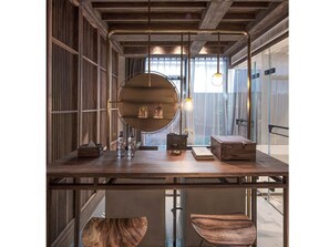 Design Double Room H | Minibar, in-room safe, desk, blackout drapes