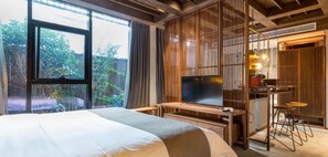 Design Double Room H | Minibar, in-room safe, desk, blackout drapes - YU HOTEL (Shanghai)