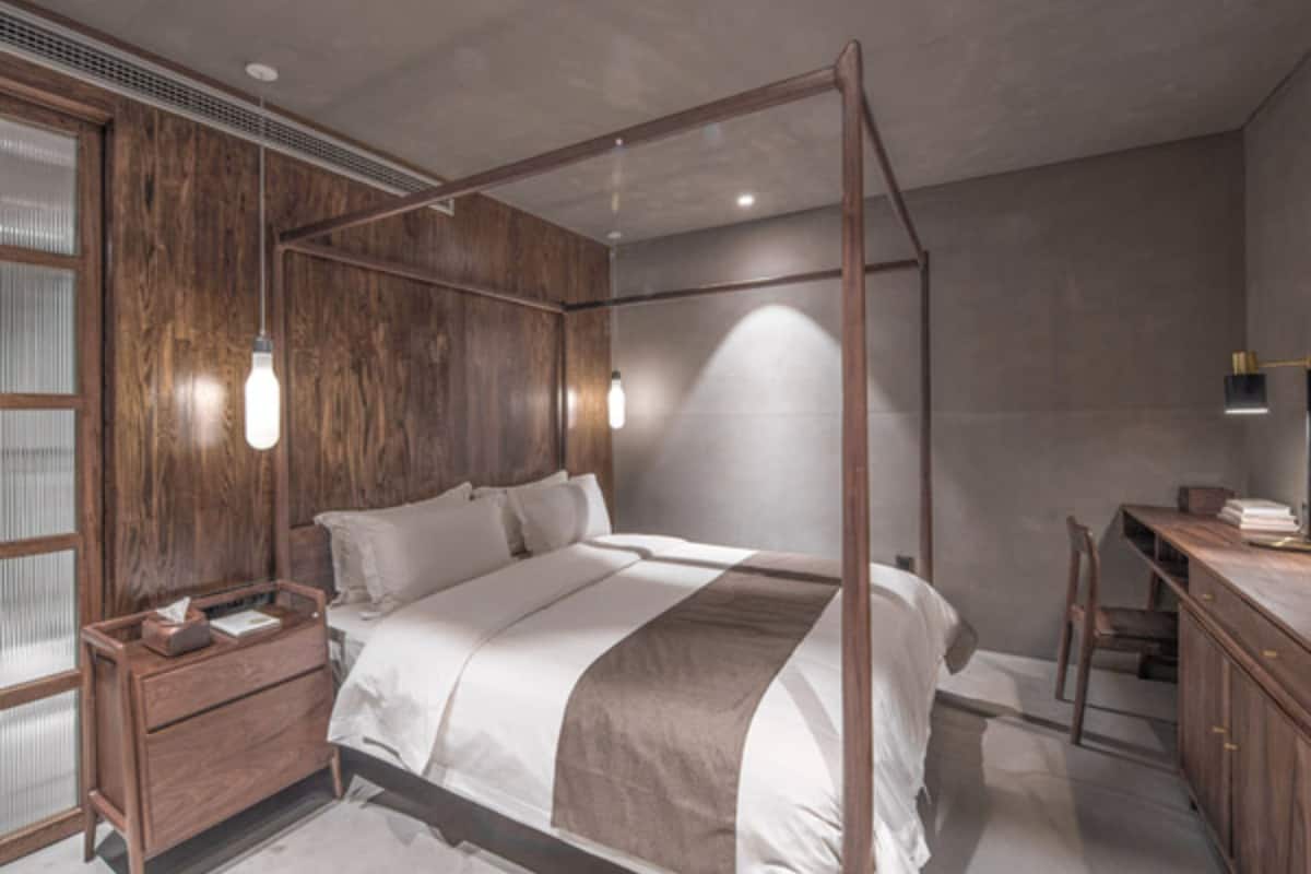 Habitación doble de diseñador | Minibar, caja de seguridad en la habitación y escritorio
