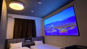 Hollywood Twin Room, Non Smoking | Desk, free WiFi