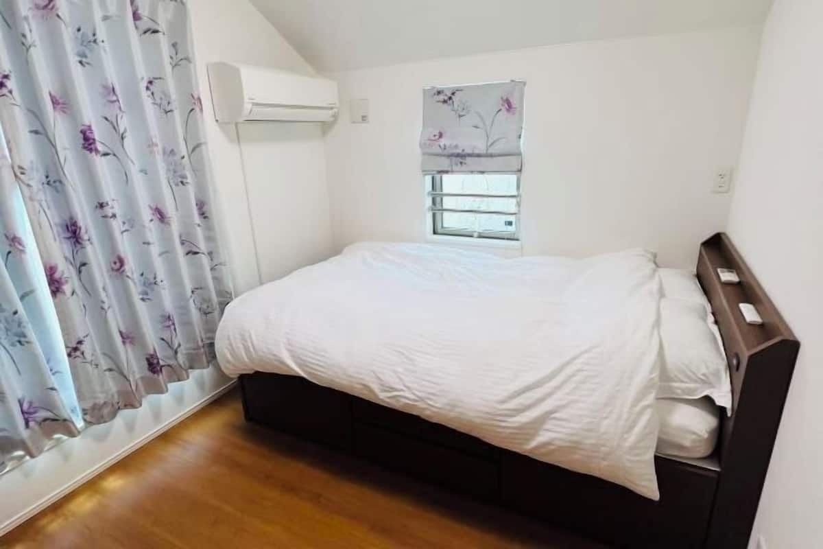 Didekorasi berbeda-beda dan dilengkapi dengan perabotan berbeda-beda