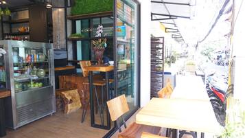 Check-in/check-out kiosk